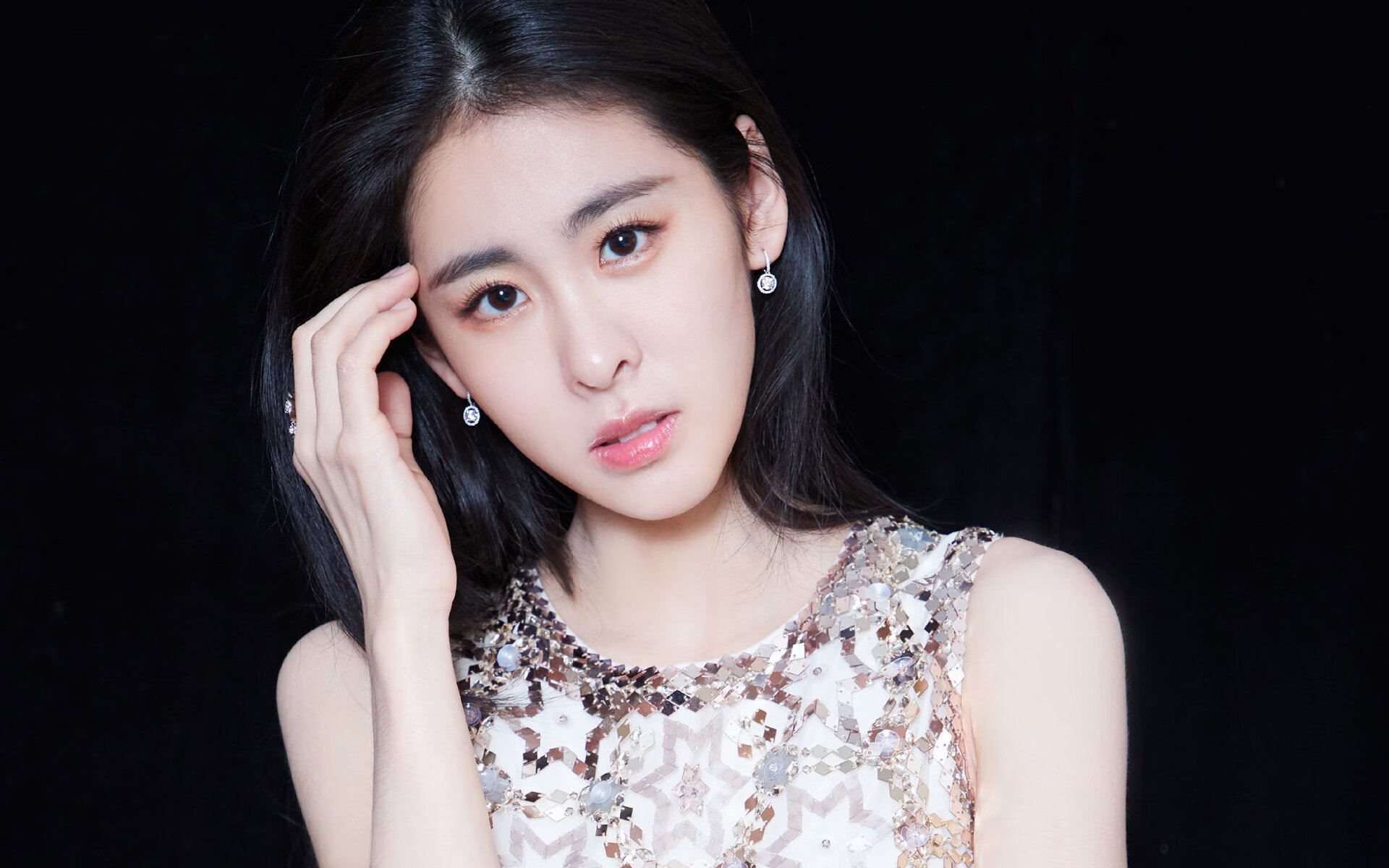 苏炳添赛季首秀跑出惊艳成绩,苏炳添赛季首秀跑出惊艳成绩是哪一集