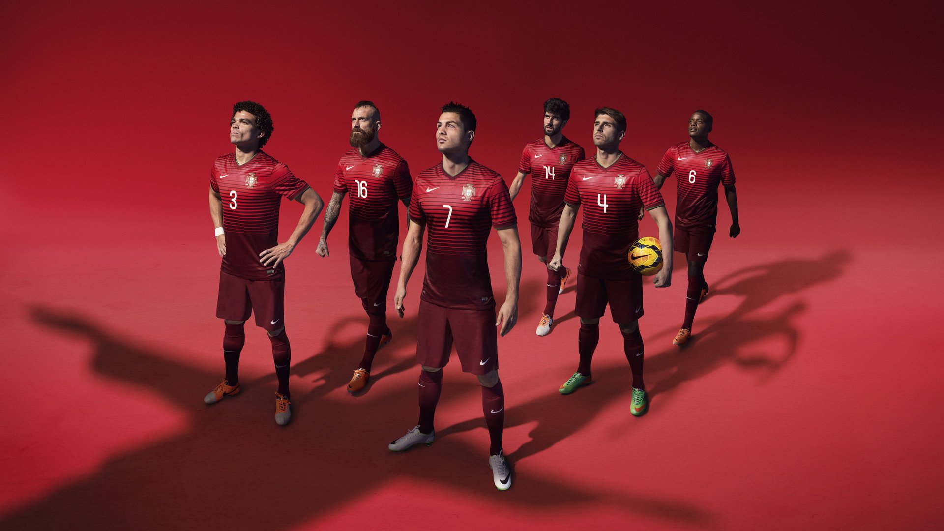 水球进攻端希腊队多点开花，希腊女子水球